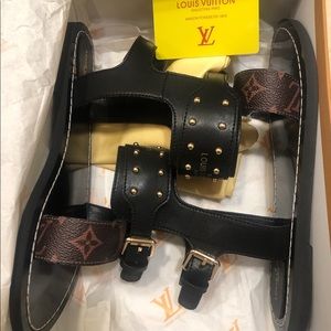 Louis Vuitton size 7 brown and black